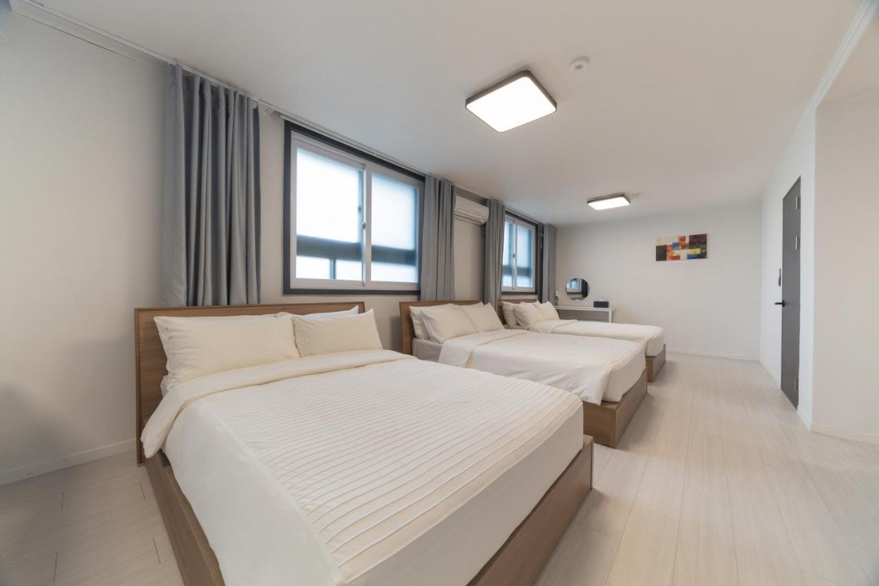 La Famille Hotel Янгянг Екстериор снимка